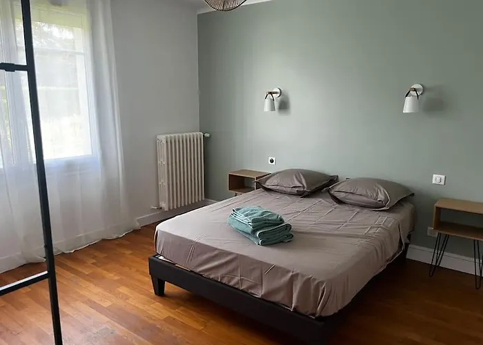 Maison 3 Chambres, 2 Sdb Avec Jardin Connerre *